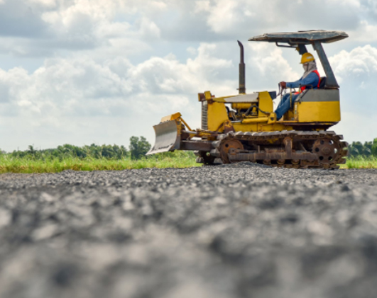 Segura TP, basée à Meyzieu, intervient autour de la ville pour vos travaux publics et particuliers, terrassement, VRD et pose d'enrobés.