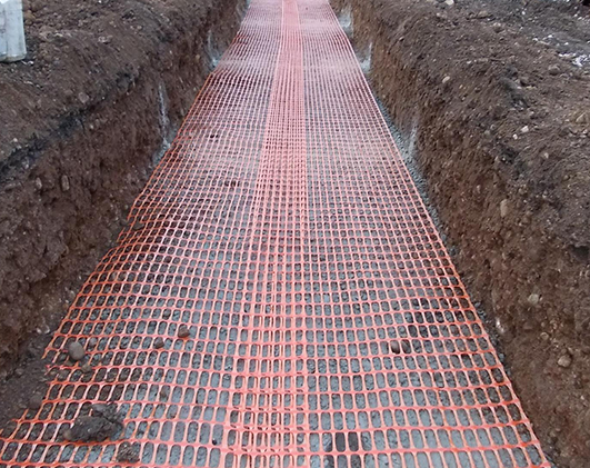 Segura TP, basée à Meyzieu, intervient autour de la ville pour vos travaux publics et particuliers, terrassement, VRD et pose d'enrobés.